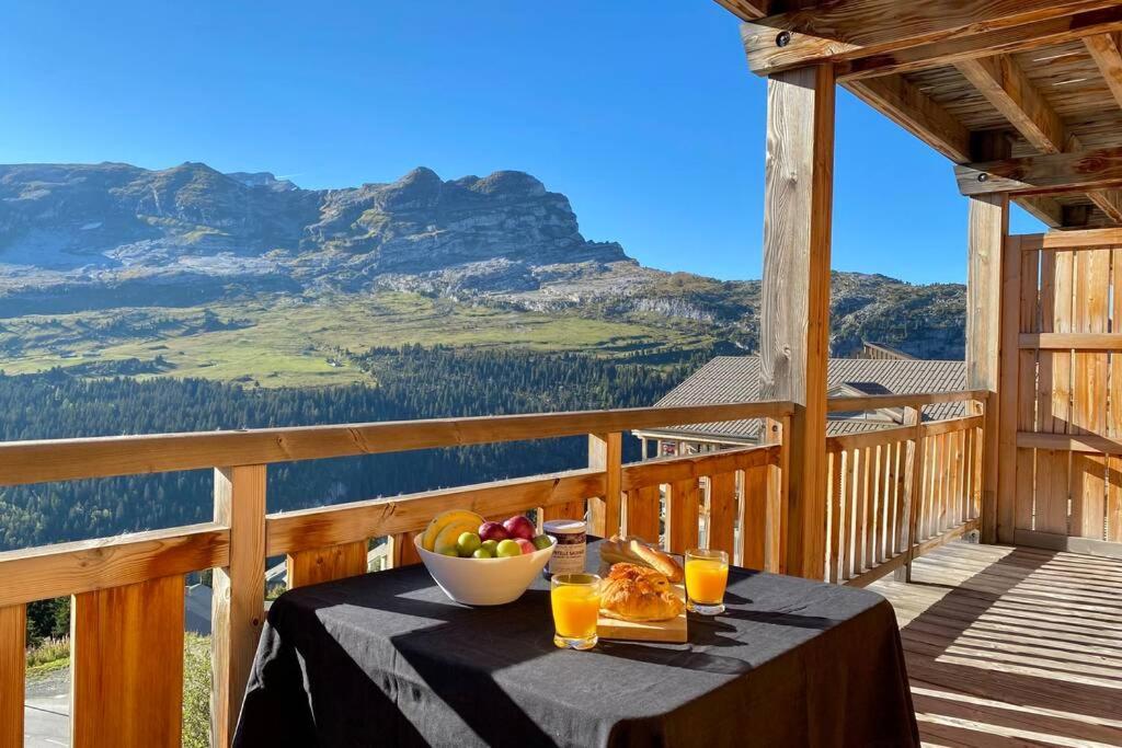 Vue panoramique sur les montagnes plein Sud - T2 Skis aux pieds, Piscine, Jacuzzi Flaine Extérieur photo