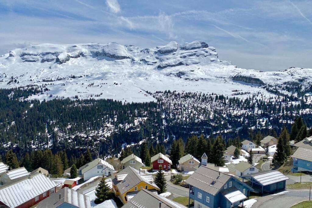 Vue panoramique sur les montagnes plein Sud - T2 Skis aux pieds, Piscine, Jacuzzi Flaine Extérieur photo