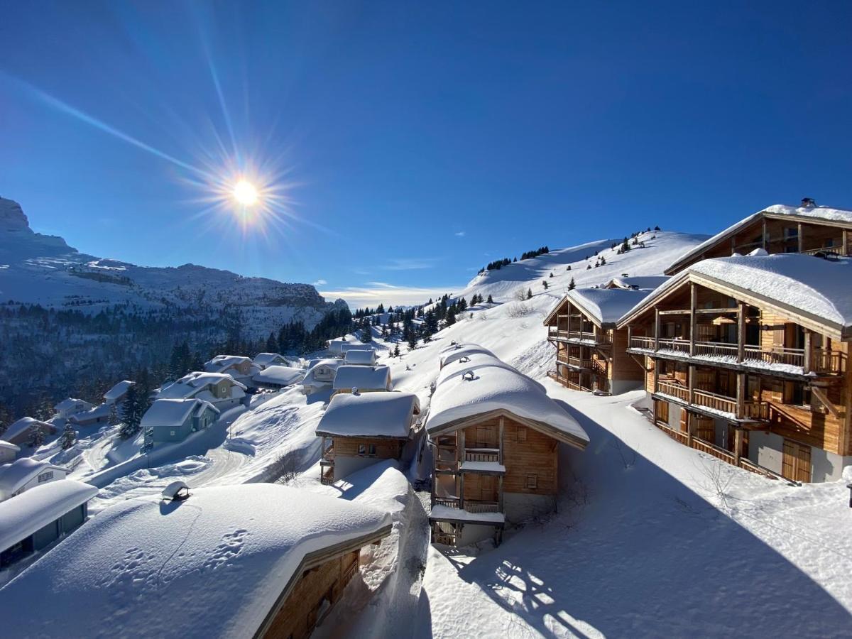Vue panoramique sur les montagnes plein Sud - T2 Skis aux pieds, Piscine, Jacuzzi Flaine Extérieur photo
